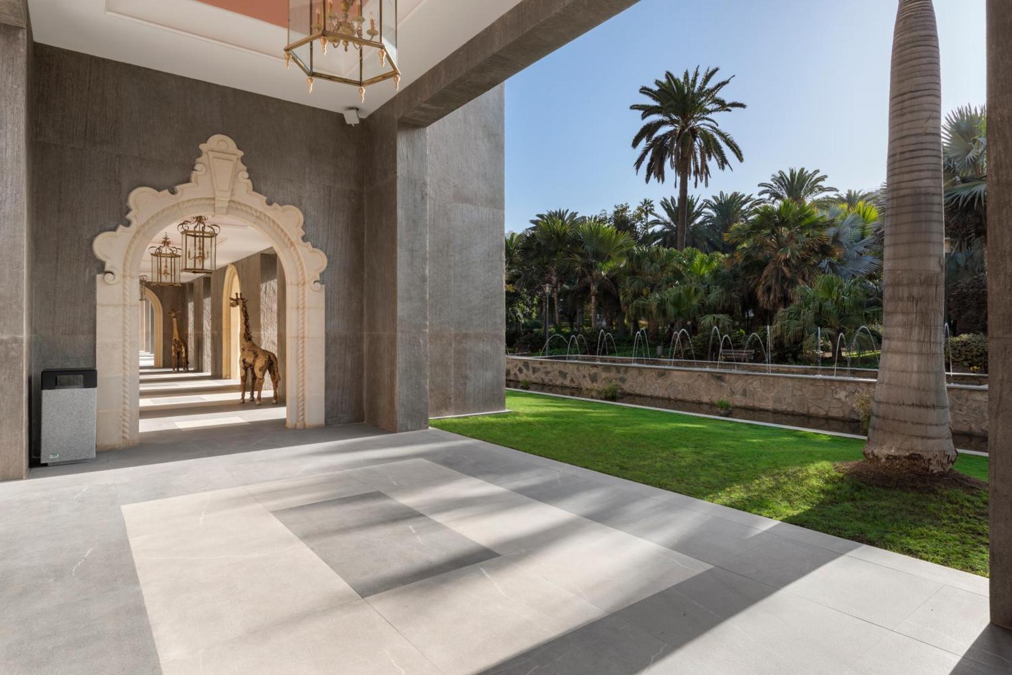 Santa Catalina, A Royal Hideaway Hotel Las Palmas de Gran Canaria Eksteriør billede The entrance of the museum