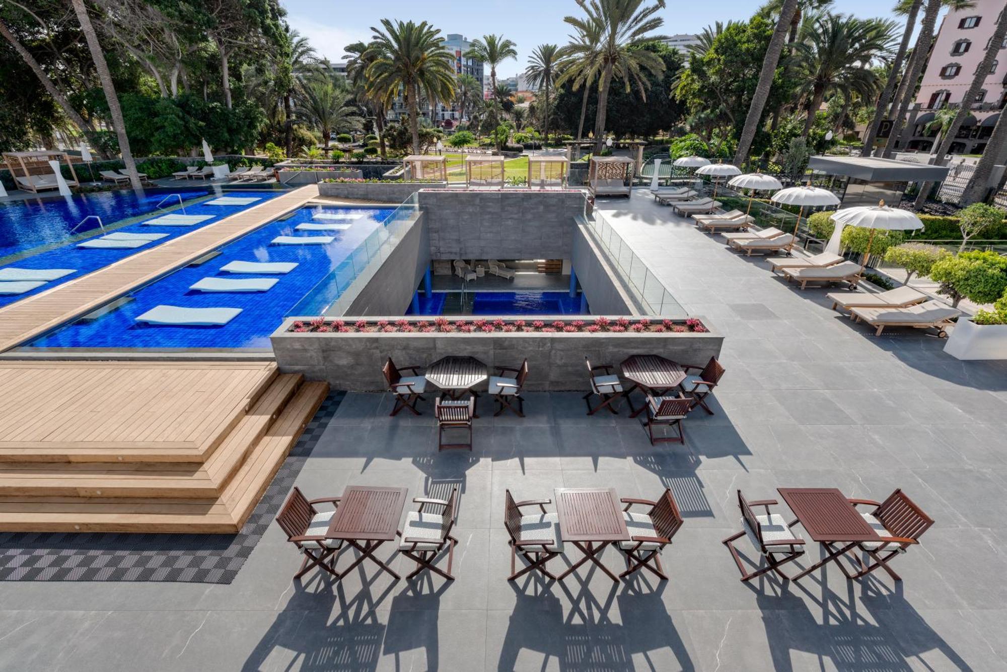 Santa Catalina, A Royal Hideaway Hotel Las Palmas de Gran Canaria Eksteriør billede The pool at the hotel